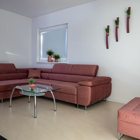 Apartament Przy Parku Z Duzym Tarasem ,Prywatny Parking Apartment Swinoujscie Exterior photo